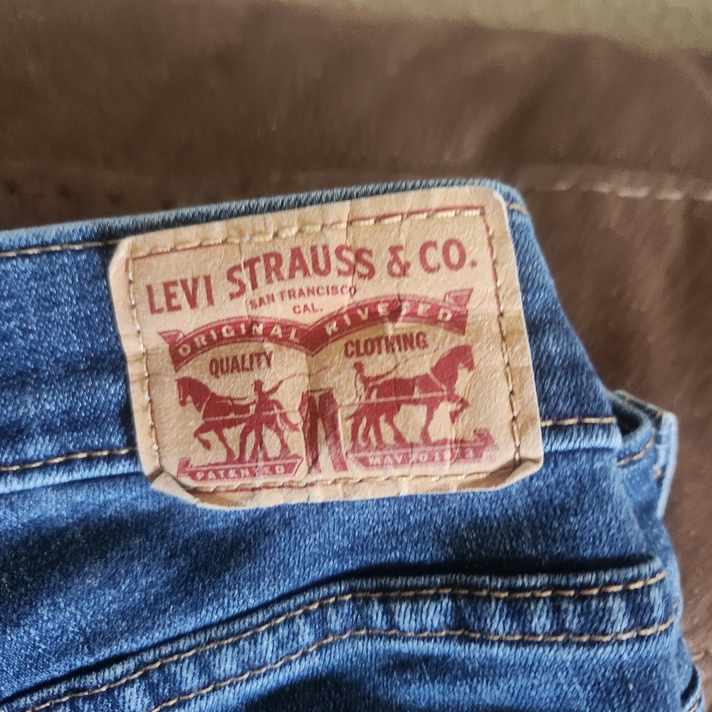 Womens Classic Straight Jeans